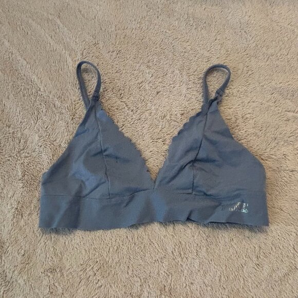 Victoria's Secret PINK Light Blue Scalloped Bralette - Picture 1 of 3